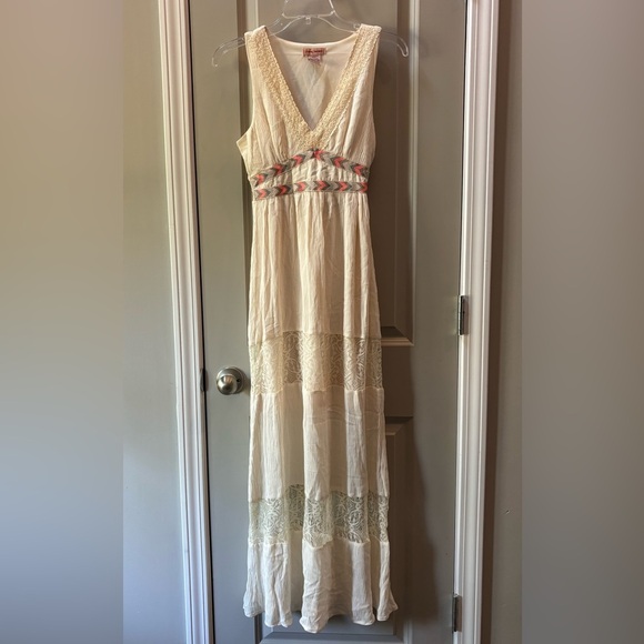 Flying Tomato Dresses & Skirts - Flying Tomato Women’s V-neck Lace Maxi Dress with Aztec design